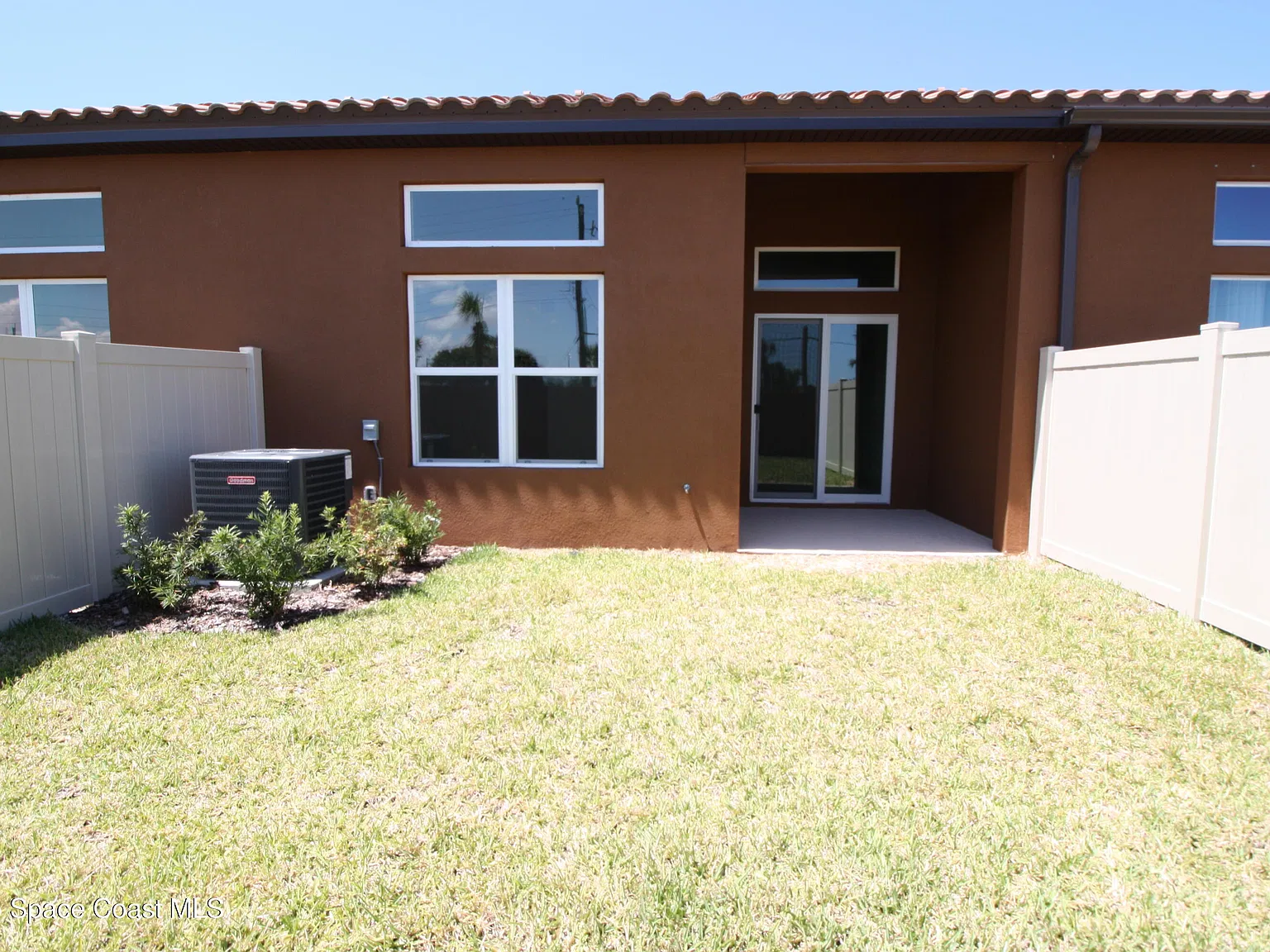 3 bed, 2.5 bath, 2165 sqft, $2,900 — Photo 3