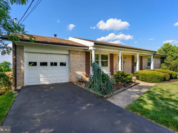 6090 Peachtree St, Harrisburg, PA 17111