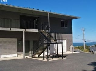 29190 Kerber Dr, Gold Beach, OR 97444