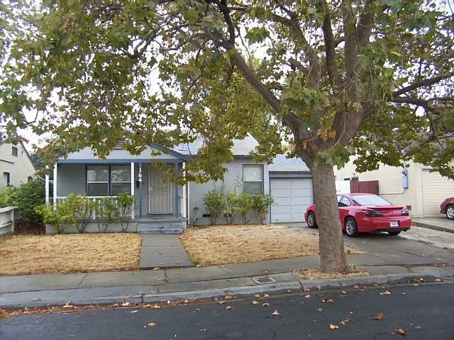 164 Russell Dr photo 1