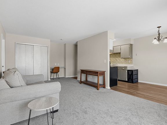 4th image of 810 9th Ave S APT 8