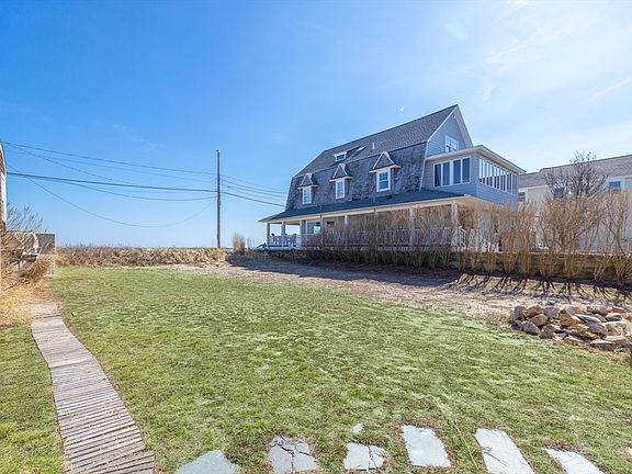 3rd image of 72 B St