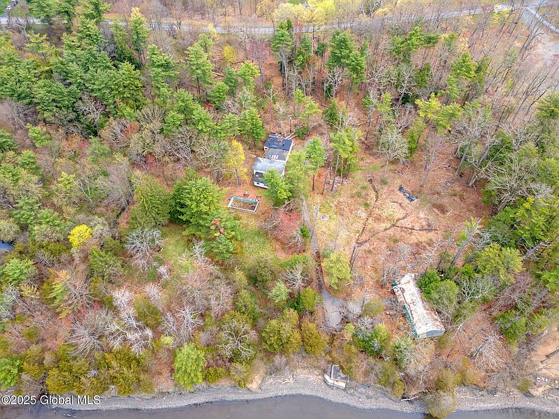 3rd image of 612 Riverview Road