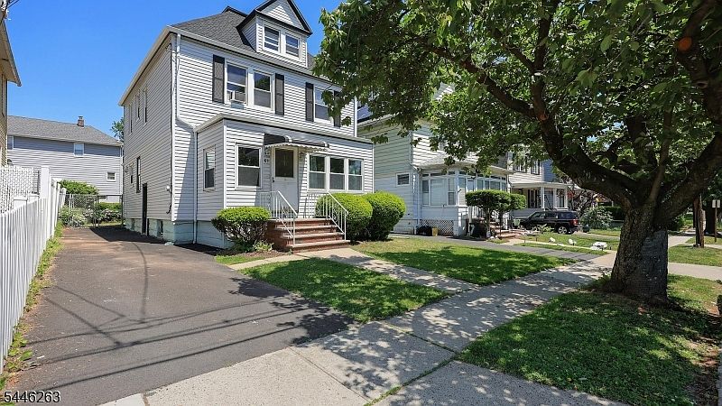 1st image of 61 W Clay Ave