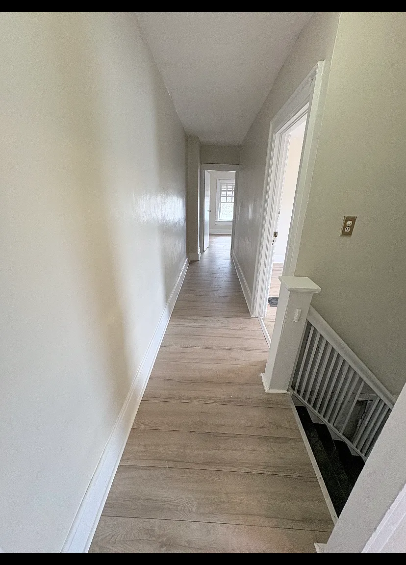 3 bed, 1.5 bath, 2200 sqft, $1,350 — Photo 4