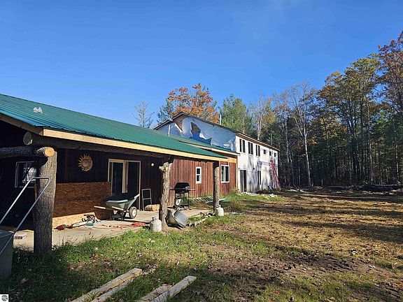 4th image of 7948 S Vaughn Lake Rd