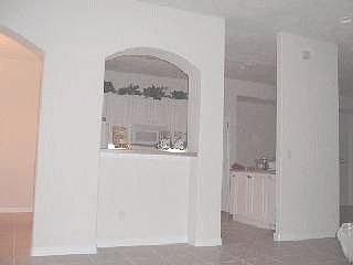 3rd image of 412 N Airport Rd