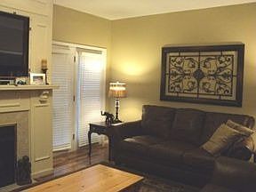 3rd image of 170 Dell Cir