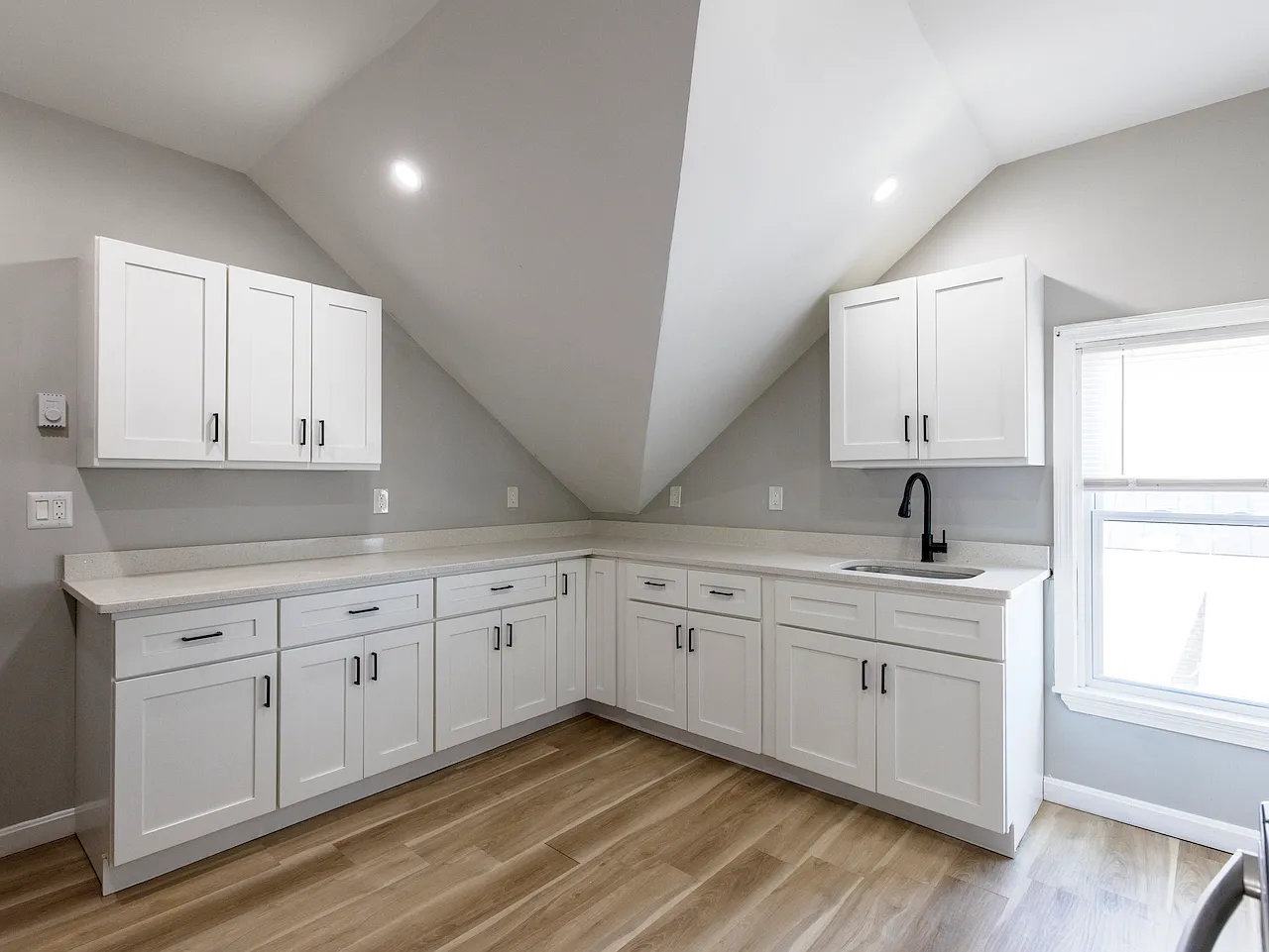 2 bed, 960 sqft, $1,650 — Photo 2