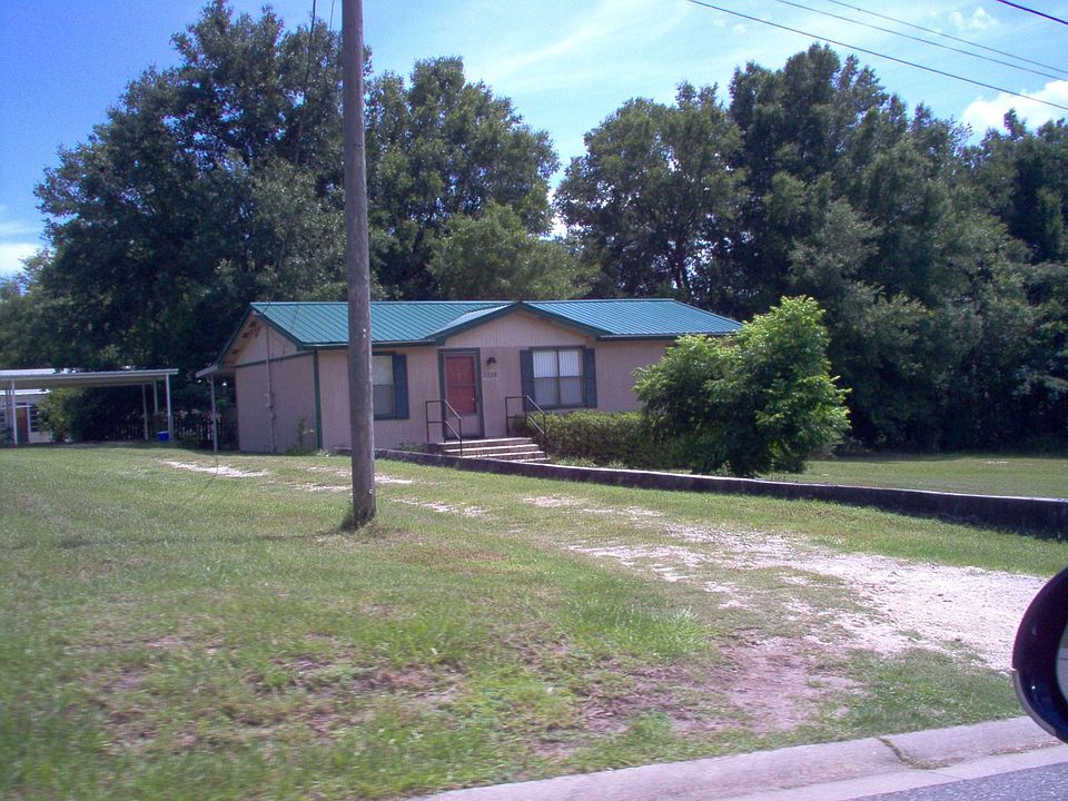 Front View,Approaching