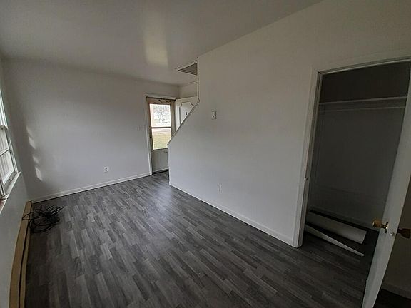 5th image of 203 N Pleasant St Unit 3