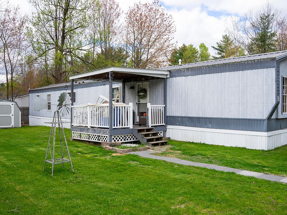 1st image of 23 Wood Manor Dr