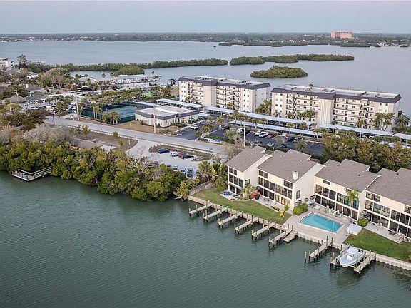 4th image of 9000 Midnight Pass Rd APT 5