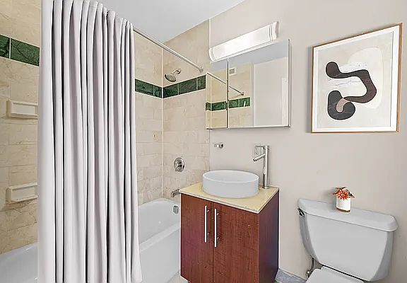 4th image of 100 John St APT 1607