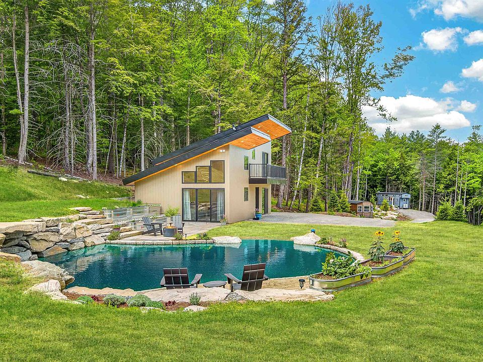 1st image of 9 Beaver Pond Lane
