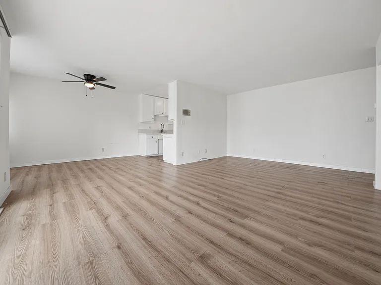 16900 Parthenia St #20 — Photo 4