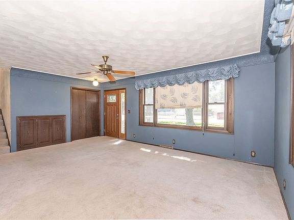 4th image of 555 Ayers Ave