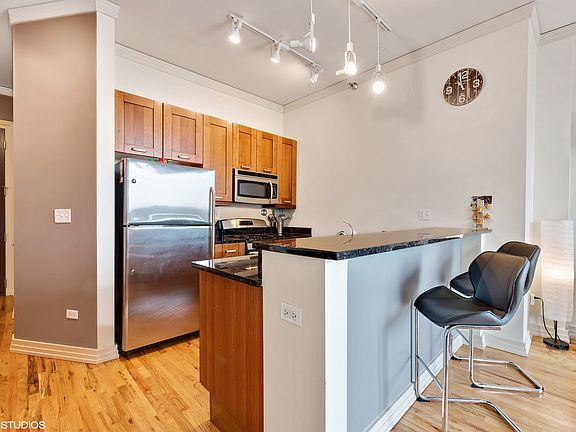 3rd image of 170 W Polk St APT 1507