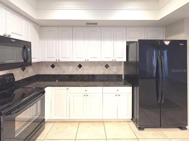 115 Mimosa Dr — Photo 2
