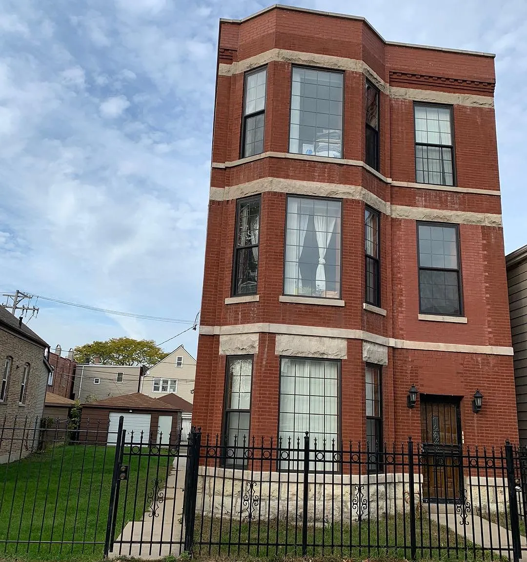 3542 S Parnell Ave — Photo 1
