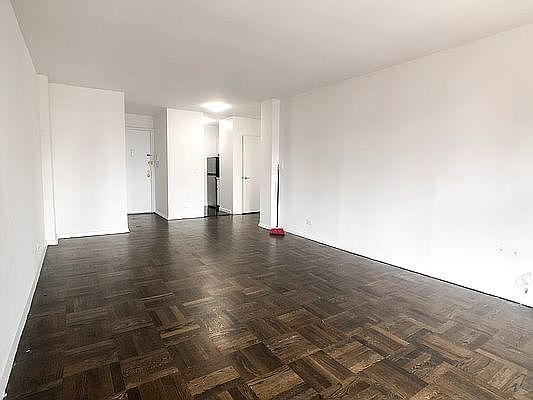 2nd image of 32 E 35th St #4B