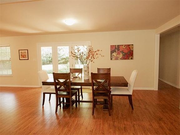 5th image of 1702 Corona Dr