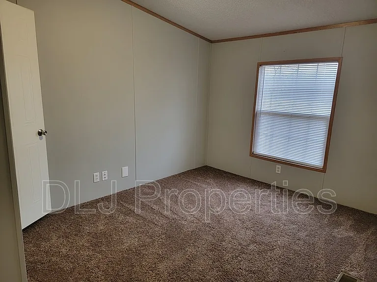1612 Highway 25/70 W — Photo 8