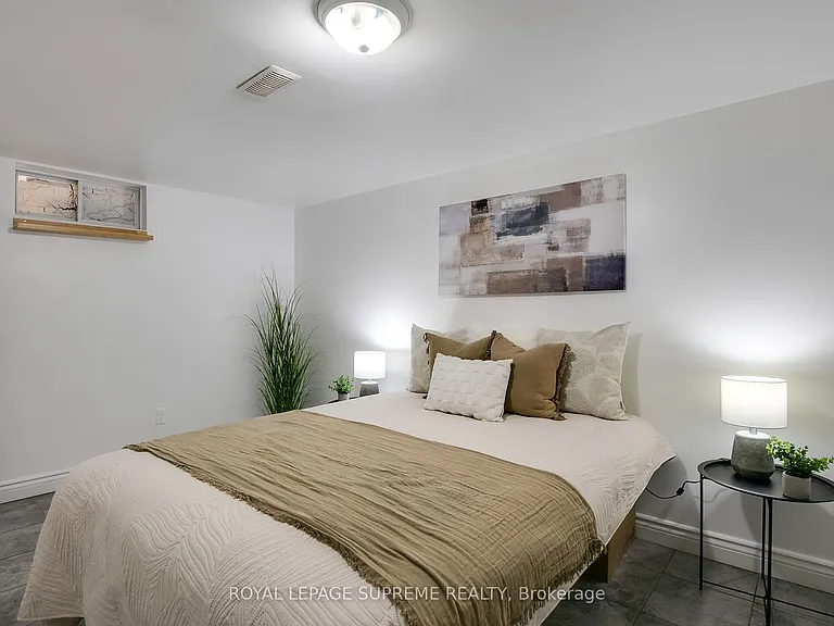 422 Oakwood Ave #BASEMENT — Photo 12