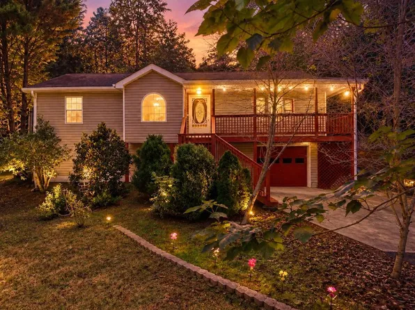 557 Grayce Ln, Hiawassee, GA 30546