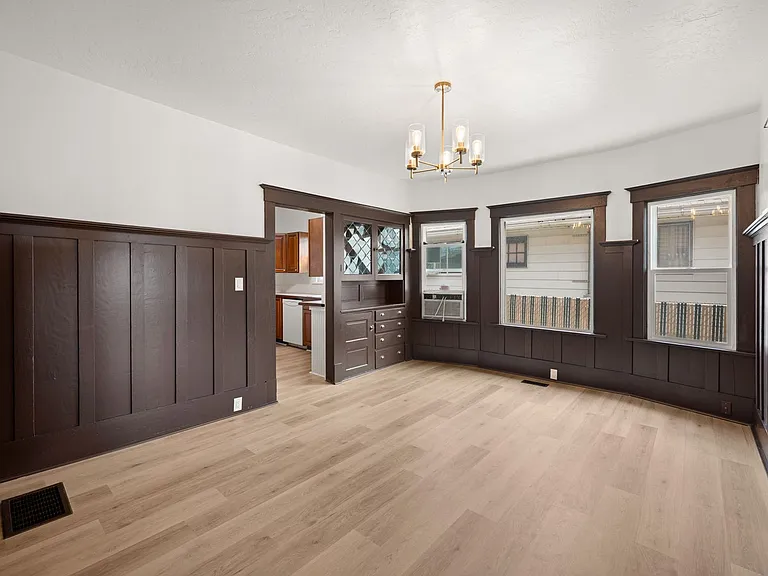 2624 W 8th Ave — Photo 22
