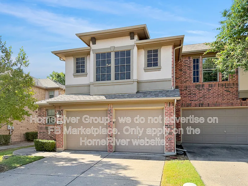 3 bed, 3.0 bath, 1682 sqft, $2,449 — Photo 2