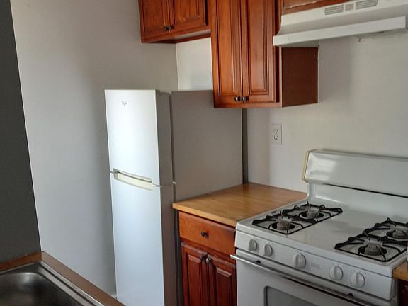 2nd image of 1718 S 4th St Floor 3