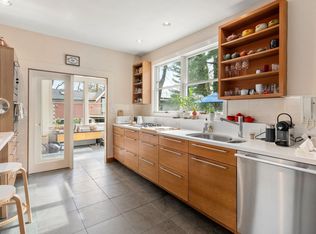 26 Maple Ave #1, Cambridge, MA 02139