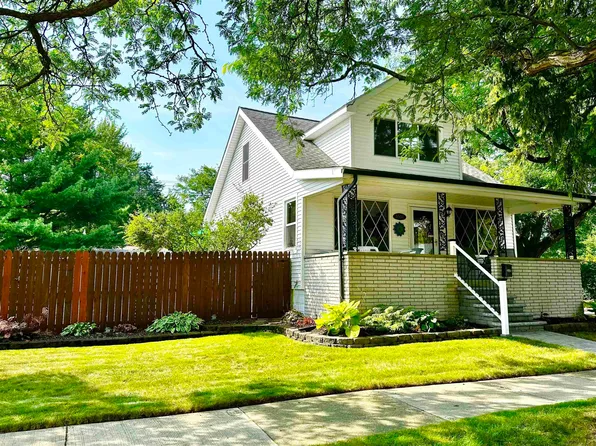 8504 Central St, Center Line, MI 48015