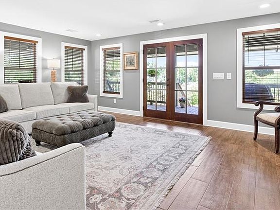 4th image of 270 Boyd Wood Rd