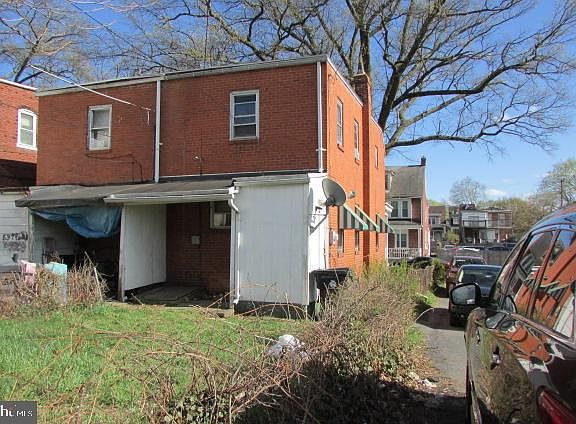 4th image of 1804 Boas St