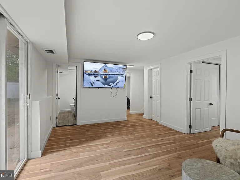 901 Russo Dr — Photo 25