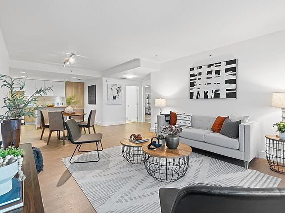 3rd image of 8 Buchanan St Unit 300