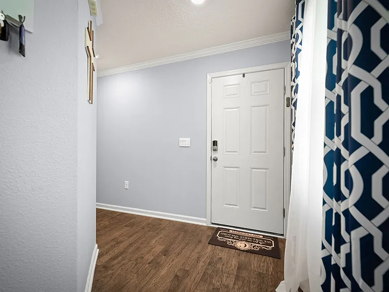 6092 Bucking Bronco Dr — Photo 3
