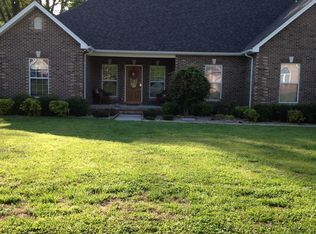 213 Woodson Dr, Tullahoma, TN 37388