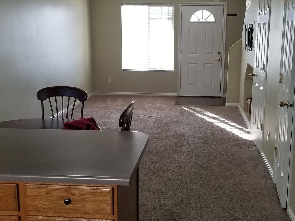 2nd image of 475 N Redwood Rd Unit 92