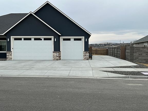 Extra parking on the side