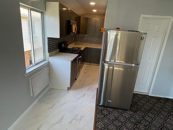 4th image of 14463 176th St