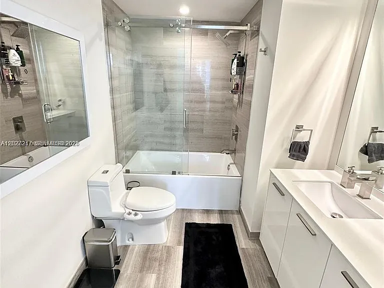 1300 Brickell Bay Dr #3101 — Photo 10