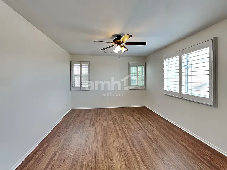 197 Shaded Peak St — Photo 10
