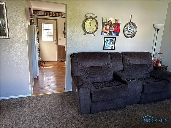 4th image of 108 Bassett Ave