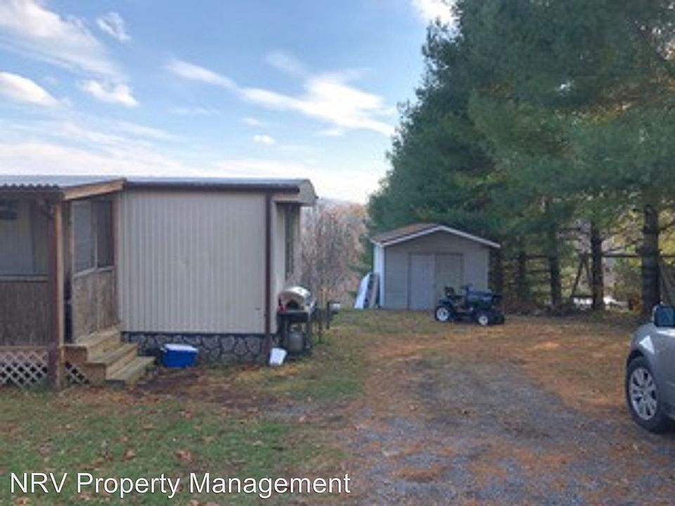 2nd image of 995 Ridgeway Dr