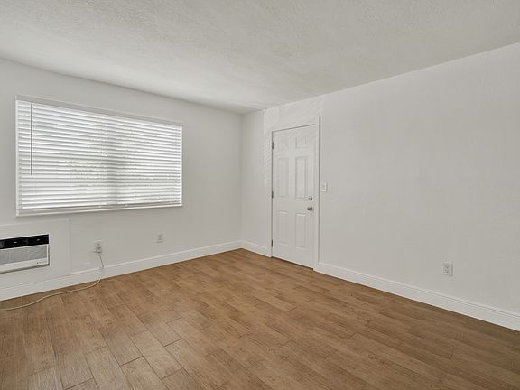 2nd image of 1306 S Douglas Rd APT 2