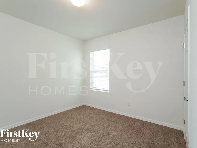 1622 SW 27th St — Photo 12