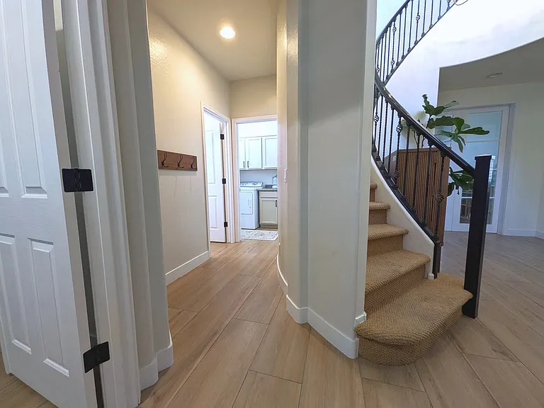 4053 E Reins Rd — Photo 8